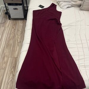 NWT Elegant One-Shoulder Burgundy Dress